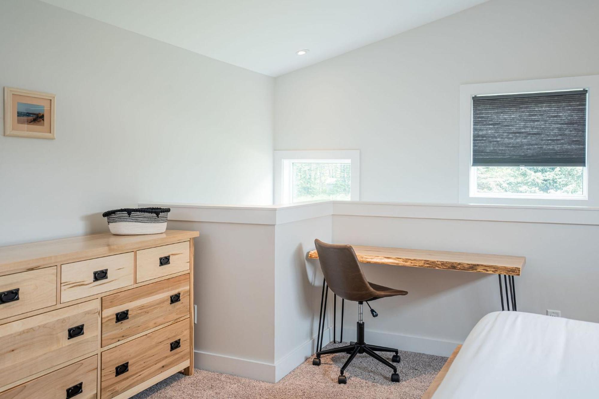 Mountain Dreams - Revelstoke Home Near Rmr Экстерьер фото